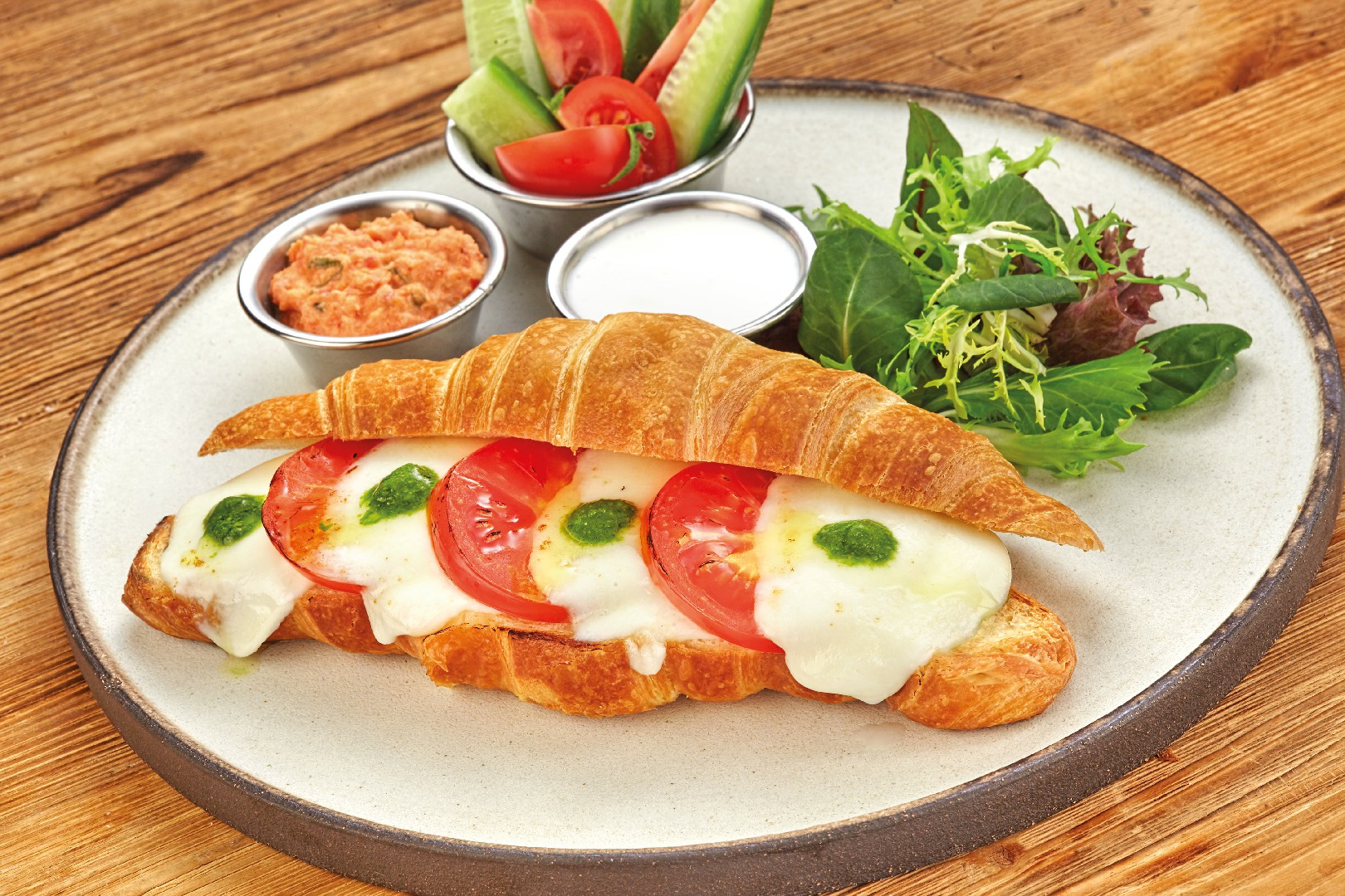 Croissant Caprese