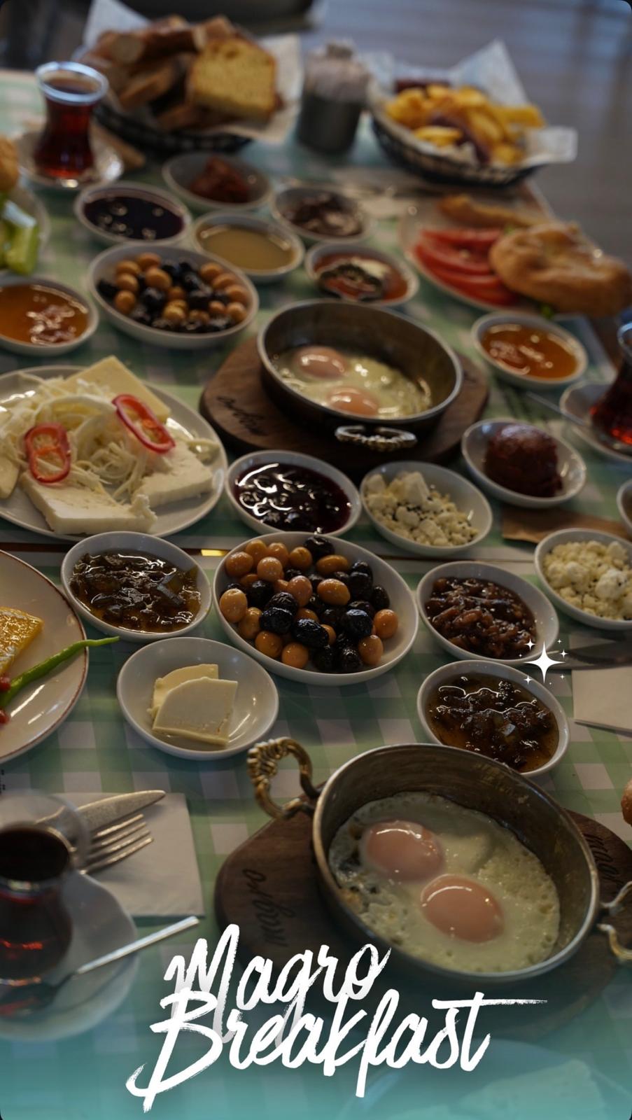 MIXED BREAKFAST MIXED BREAKFAST